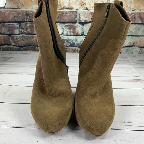 Steve Madden “PETTRRA” olive ankle booties size 9 - Picture 3 of 8